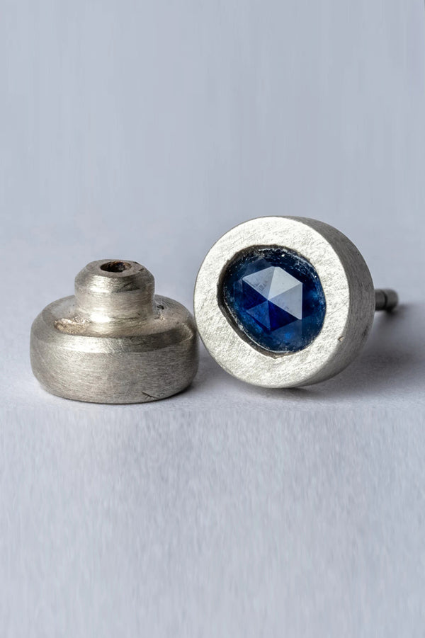 Parts of Four stud earrings (0.2 CT, blue sapphire inlaid plate) PS4-1935-2-MA+SAF-YGCY PPOF44